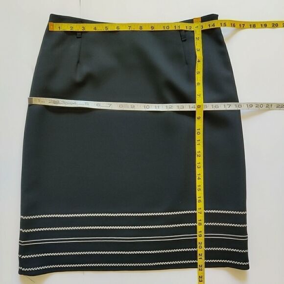 Ann Taylor LOFT embroidered wool blend skirt sz 8P - Picture 5 of 9